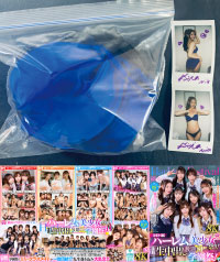 「【8K VR】3年H組ハーレム美少女祭り！ 全員と生中出し放題SP学園祭！」の撮影でNiaさんが使用したブラジャー＋パンティ＋チェキ (UN-ISHO-URVRSP-492-2)